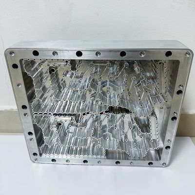 อัลลูมิอนส่วนที่กําหนดเอง อุปกรณ์แปรรูป CNC ของรถยนต์