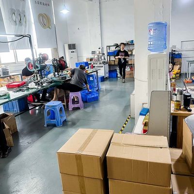 อัลลูมิอนส่วนที่กําหนดเอง อุปกรณ์แปรรูป CNC ของรถยนต์