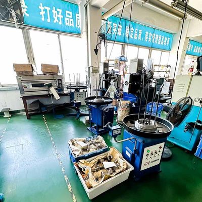 อัลลูมิอนส่วนที่กําหนดเอง อุปกรณ์แปรรูป CNC ของรถยนต์